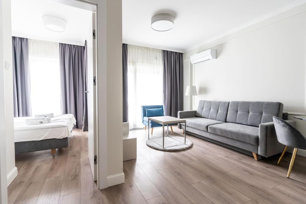 Chic & Luxury Apartment By Mennica Residence Warsaw Exterior photo