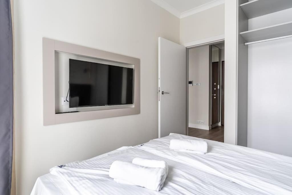 Chic & Luxury Apartment By Mennica Residence Warsaw Exterior photo