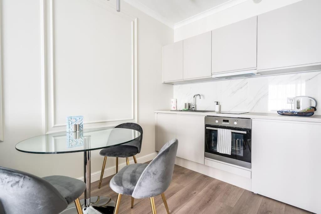 Chic & Luxury Apartment By Mennica Residence Warsaw Exterior photo